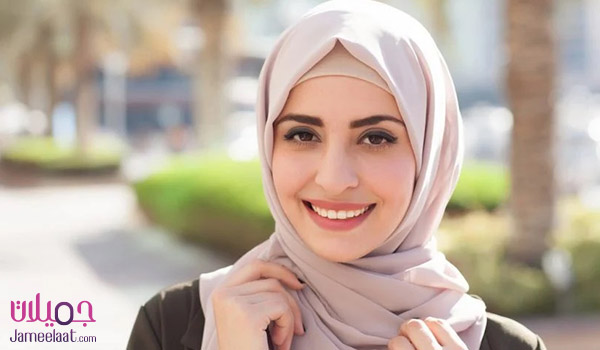 تقدير مطيع تتضمن  لفات حجاب للوجه الطويل