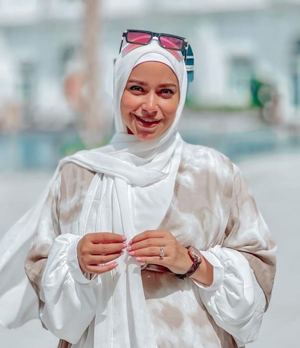 لفات حجاب مناسبة للوجه المدور من القماش الشيفون