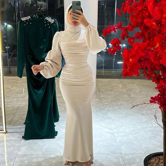 فساتين باللون البيج محجبات